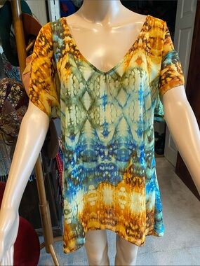 Show Me Your MuMu Yellow Blue Green Tie-Dye V-Neck Tunic